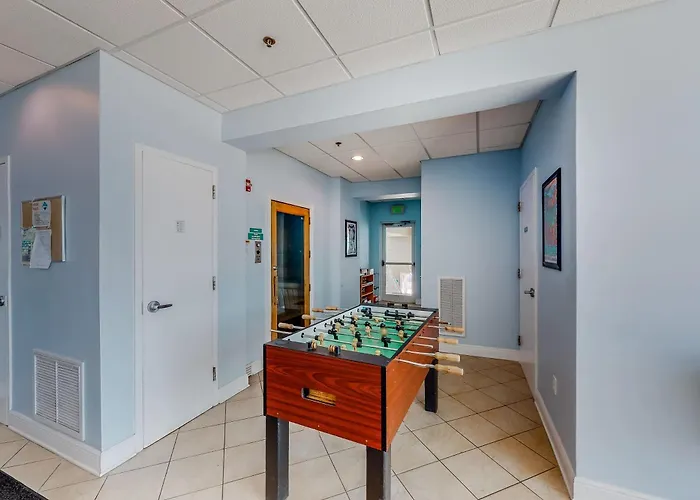 Holiday home 13th-floor Oceanfront With Balcony Ac Grill Pool Hot Tub & Gym